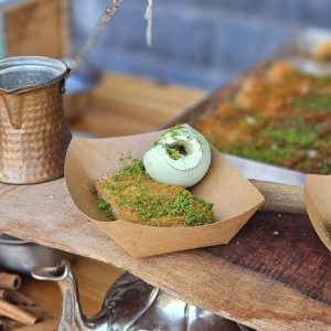 דוכן כנאפה וגלידה טורקית